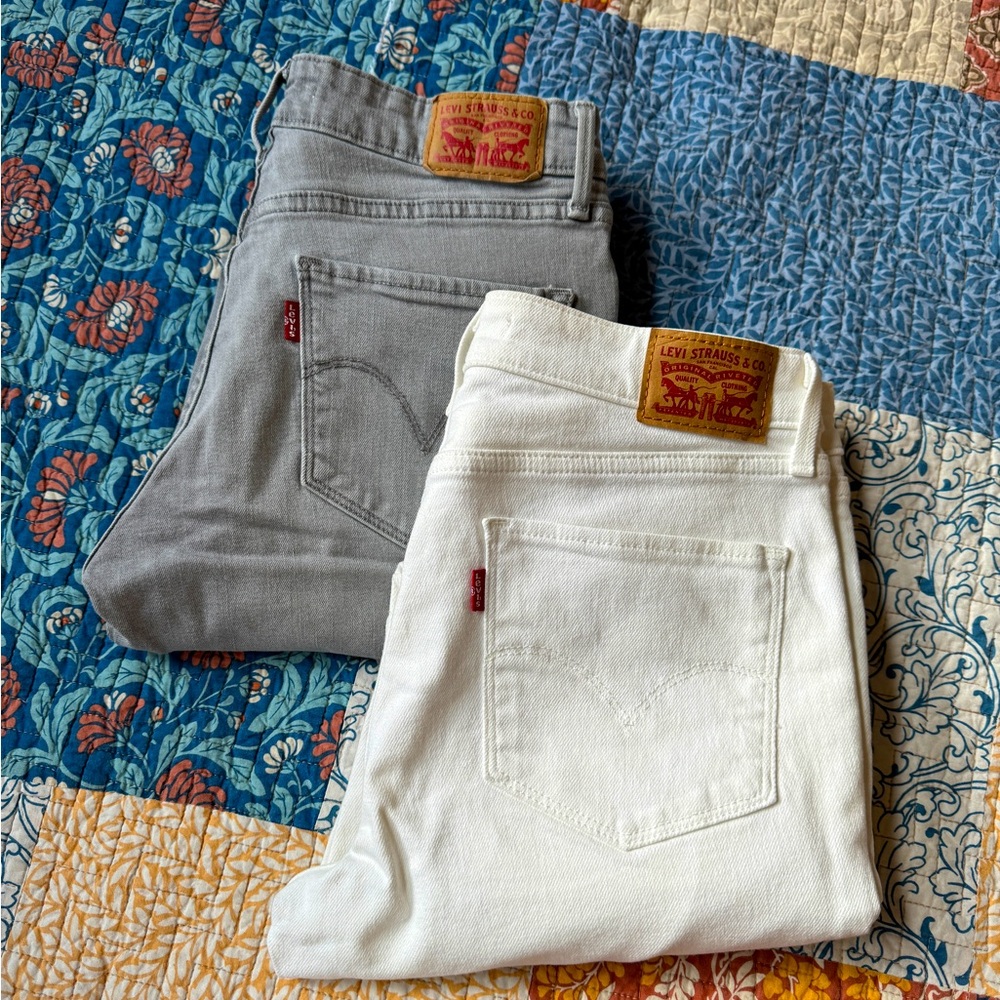 Levi’s mid rise jeans